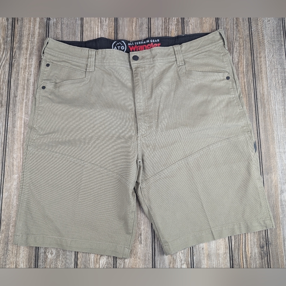 Wrangler Canvas Shorts With Side Zipper Pocket Size 42
